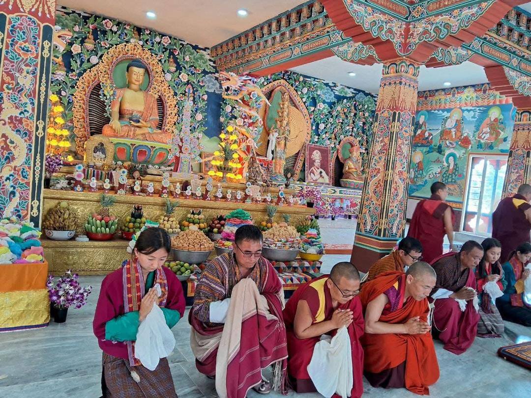 Buddhist nuns studying scriptures at Sherab Chholing